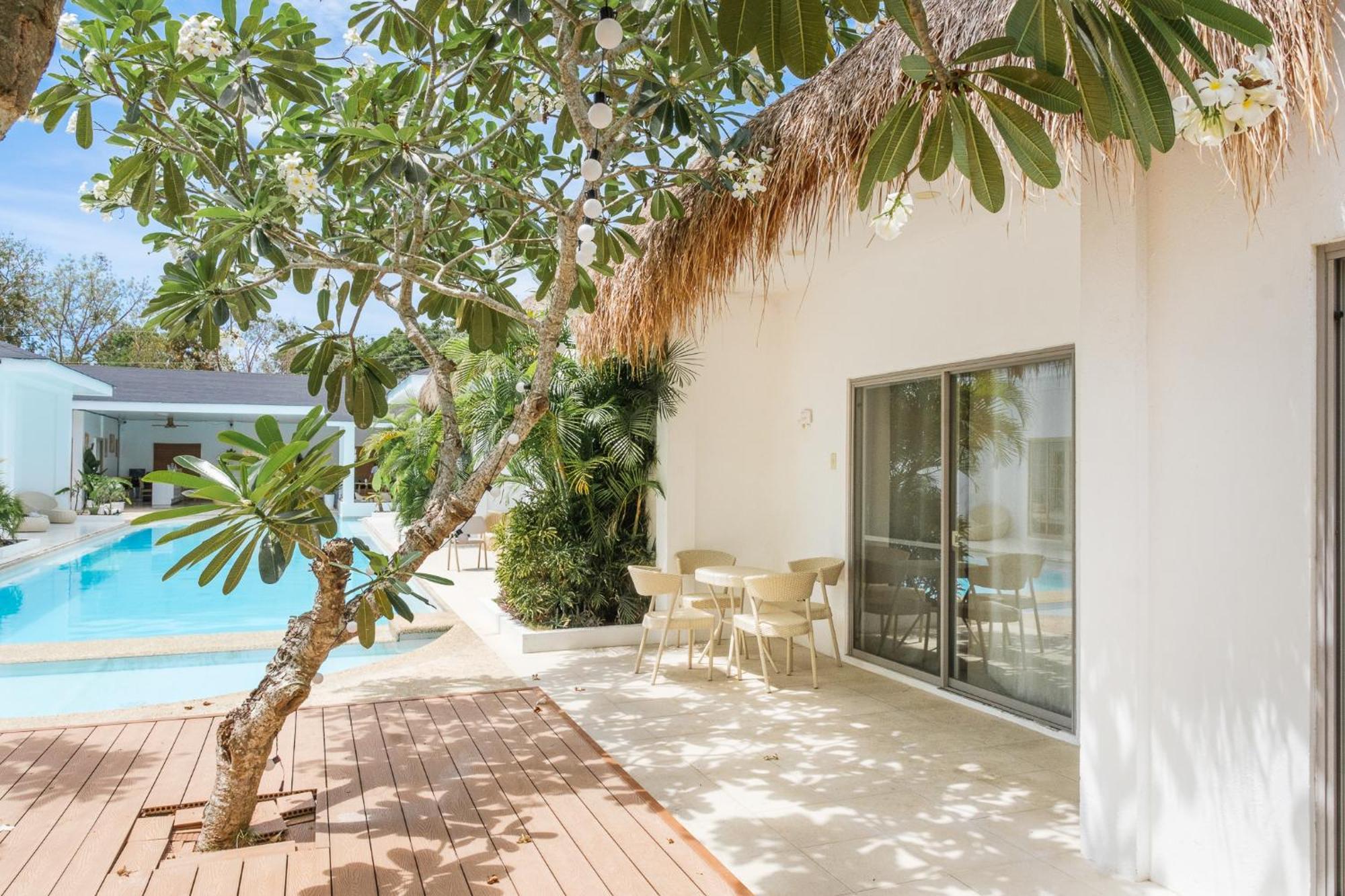 Seapearl Of Alona Panglao Exterior foto